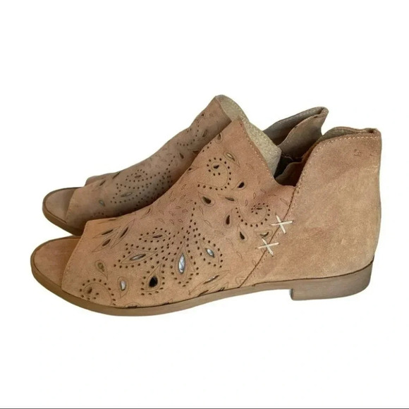 Coolway 41 Nelia laser cut open‎ toe bootie - Picture 2 of 8